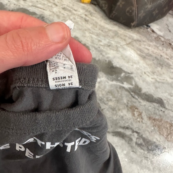 Baby onesie Nevertheless She Persisted - Picture 2 of 2